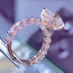 แหวนหมั้นเพชรทรงเรเดียนท์คัท 2.50 กะรัต เพชรเลี้ยงในห้องปฏิบัติการ: วงแหวนโรสโกลด์แบบ Eternity - Product Image 6