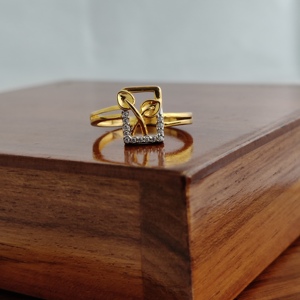 Anillo Cuadrado Floral Geométrico de Diamantes en Oro Amarillo de 18K para Mujer, Joyería Fina Moderna y Minimalista para Boda, Aniversario o Fiesta, Regalo - Product Image 5