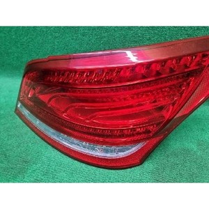 ไฟท้ายมือสองของรถยนต์อีควัส ขวา รุ่น 924023N000 - Product Image 6