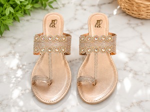 Sandales mules à enfiler en mousse avec imprimé strass dorés, plateforme, bout ouvert, talon couvert, pour soirée et extérieur - Product Image 2