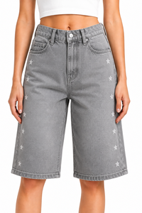 Shorts Bermuda en jean gris pour femme, taille haute, longueur genou, avec broderie étoile, style décontracté et élégant pour l'été - Product Image 1