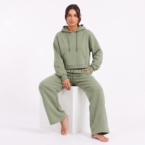 Conjunto de 2 piezas de felpa de algodón 100% de alto gramaje para mujer, personalizado, con sudadera corta y pantalones de chándal de pierna ancha, ecológico y antipilling - Product Image 4