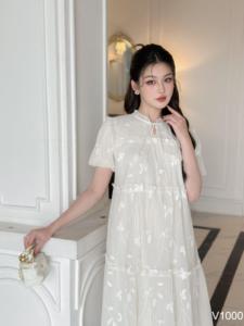 Vestido de Maternidad V1000 de Chifón de Seda Suave Bordado, Cómodo de Usar, con Diseño Recto y Sin Decoloración - Product Image 4