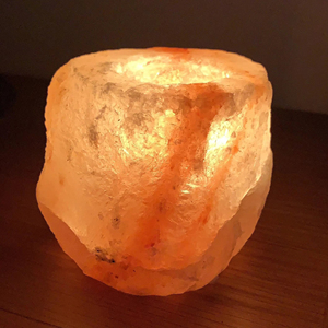Vente en gros à bas prix : Bougeoir sculpté en sel naturel de l'Himalaya, en matériau organique, pour une ambiance romantique et spirituelle - Product Image 5