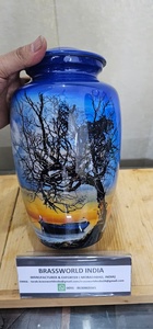 Urnes funéraires métalliques durables et personnalisables en acier inoxydable, laiton et aluminium pour honorer votre proche - Product Image 6