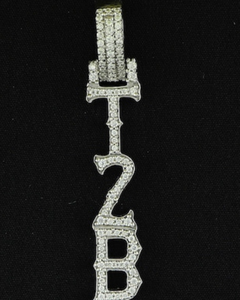 จี้เพชรโมอิสซาไนต์ทรงกลมเจียระไนแบบบริลเลียนท์ ชุบทอง 18K เงินแท้ 925 สำหรับผู้ชาย สไตล์ฮิปฮอปสุดหรู พร้อมสลักชื่อเป็นอักษรย่อ ของขวัญสำหรับแร็ปเปอร์ - Product Image 1