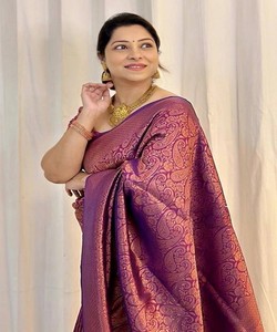 Sari de Seda Morado, Estilo Banarasi, con Patrón en el Borde, Largo hasta el Suelo, para Bodas Indias Tradicionales - Product Image 2