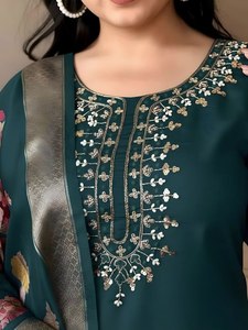 Conjunto de Top, Pantalón y Dupatta de Rayón para Mujer - Product Image 2