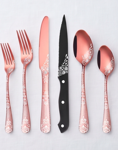 Ensemble de couverts élégant en or rose à motif floral pour des dîners élégants, la maison, la cuisine, les mariages et les occasions spéciales - Product Image 1