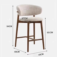 Tabouret de bar moderne en bois massif rembourré avec tissu en lin, dossier incurvé fait main pour îlot de cuisine et salle à manger