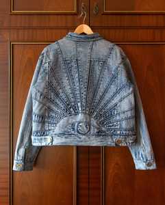 Veste en jean unisexe délavée, col rabattu, manches classiques, longueur courte, décontractée, pour l'automne, fermeture boutonnée, effet stonewashed - Product Image 3