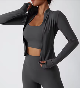Conjunto de Yoga de 3 Piezas para Mujer con Logotipo Personalizado, Sin Costuras, de Spandex, para Gimnasio, Ejercicio, Sujetador Deportivo, Leggings de Cintura Alta, Chaqueta de Manga Larga, Absorbe la Humedad - Product Image 2