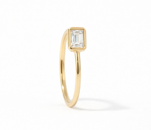 Anillo de Compromiso con Diamante de Laboratorio Esmeralda, Color DEF, Claridad VS VVS, Certificado IGI, Oro Sólido de 14K/18K, Anillo de Regalo de Aniversario, Anillo con Engaste de Bisel - Product Image 5