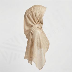 Impresión personalizada de hiyabs en chifón con estampado floral, pañuelos étnicos para mujeres musulmanas, suaves, transpirables, de calidad premium y elegantes. - Product Image 3