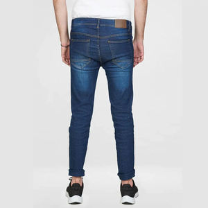Jeans pour homme avec logo personnalisé, coupe confortable pour un usage décontracté et streetwear, tissu en denim lourd de haute qualité - Product Image 2