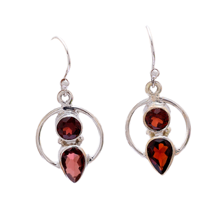Belles boucles d'oreilles pendantes en grenat transparent pierre précieuse solide. Fil d'oreille en argent sterling 925 bijoux faits à la main pour femmes - Product Image 1