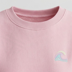 Ensemble de survêtement 2 pièces rose pour femme, col rond, manches longues, motif vague brodé, coupe ample, short décontracté au-dessus du genou en polaire - Product Image 4