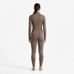 Conjunto Deportivo de Dos Piezas para Mujer, Top Corto de Manga Larga con Cuello Alto y Leggings de Cintura Alta, Ropa Deportiva sin Costuras - Product Image 3