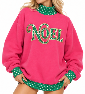 Sudadera Rosa con Cuello Alto para Mujer, con Detalles de Puntos Verdes y Aplique de Letras Navideñas - Product Image 6