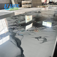 Panneau de marbre PVC brillant, écologique, poli et traité anti-UV, facile à installer pour la décoration de maisons, appartements, hôtels et hôpitaux