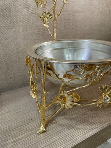 Plateau de service Saleem avec couvercle, finition brillante et polie, plaqué or, couleur argent/or, moderne, écologique, unique et élégant - Product Image 2