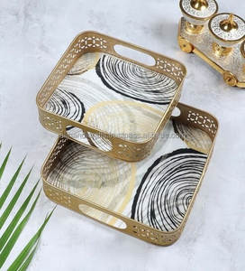 Plateau décoratif en fer, motif palmier tropical crème, plateau de service en métal doré avec poignée découpée, organisateur d'appoint de table - Product Image 4