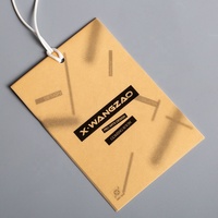 Étiquettes suspendues en papier écologiques certifiées personnalisées, étiquettes à bascule, logo en relief, estampage à chaud, étiquettes de vêtements texturées de luxe pour sacs
