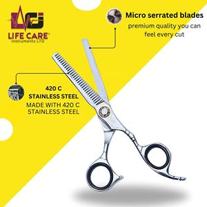 กรรไกรซอยผมคุณภาพสูงระดับมืออาชีพจากญี่ปุ่น ออกแบบมาเพื่อการซอยที่เรียบเนียนและแม่นยำ พร้อมสกรูปรับระดับได้ด้วยกุญแจจาก LCI - Product Image 4