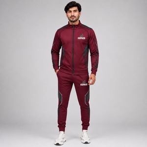 Chándal duradero para hombre hecho con tela de primera calidad que ofrece flexibilidad, transpirabilidad y calidad confiable para el día a día. - Product Image 1