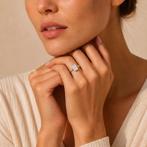 Bague de fiançailles solitaire en or jaune 9 carats avec diamant radiant allongé de 2 carats, bijoux fins personnalisés pour mariée - Product Image 5