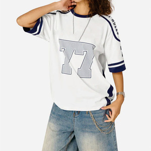 Vente en gros de t-shirts de football américain vintage pour femmes, personnalisés, à manches raglan surdimensionnées, hauts de sport, marque privée, streetwear - Product Image 3