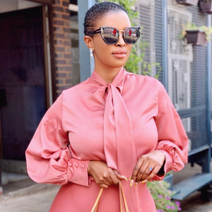 Blusa de satén naranja para mujer con cuello de lazo y mangas abullonadas, elegante top de oficina, color sólido, para primavera/verano, estilo africano. - Product Image 2