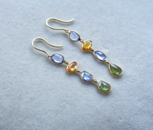 Pendientes Colgantes Hechos a Mano con Zafiro Multicolor Natural de Corte Rosa en Oro de 18K, Arcoíris Etéreo - Product Image 5