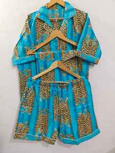 Conjunto de Pijama de Algodón Ligero para Mujer, Estampado Floral, Manga Larga, Pantalones Cortos, con Ribete Azul, para Uso Doméstico - Product Image 2