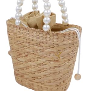 Sac en paille de jacinthe d'eau fait main avec poignée en fausses perles - Product Image 3