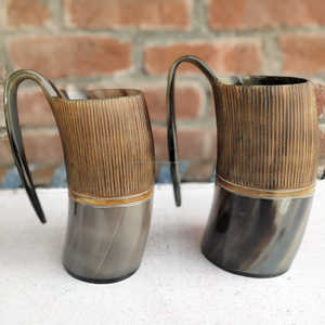 Jarra de cuerno Vikinga tallada a mano con diseño quemado, pulida, de cuerno de buey, para cerveza, vino o hidromiel, al mejor precio. - Product Image 5