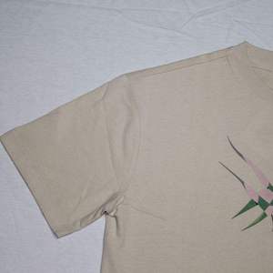 T-shirt en coton lourd de première qualité, col rond, manches courtes, coupe classique, doux, standard industriel, fabriqué au Vietnam - Product Image 6