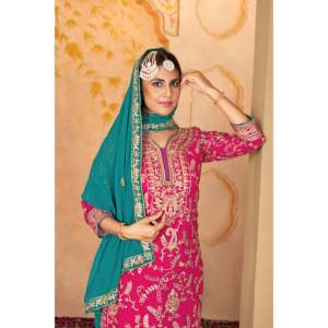 Ensemble de vêtements de fête pour femmes de créateur avec élégant Dupatta et Pent pour les occasions - Product Image 3