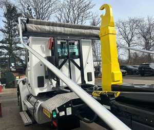 Tracteur routier poids lourd longue portée 6x4 avec cabine couchette diesel pour transport industriel - Product Image 3