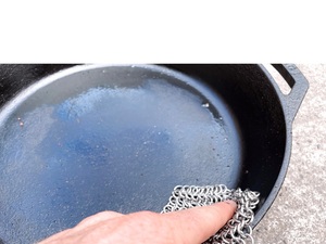 Stainless Steel Chainmail Pot Holder Round Welded Metal Craft Modern Kitchen Accessory - Product Image 3