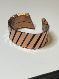 Brazalete de Cobre, Hecho a Mano por Artesanos Indios, Diseño Elegante y Moderno, Acabado Pulido para Uso Activo, Estilo Artístico - Product Image 2