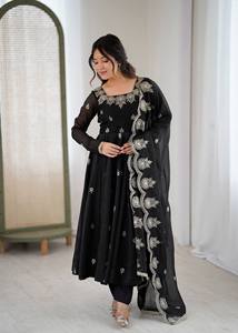ชุดเดรส Anarkali ผ้าไหมปักลายสวยงามพร้อมผ้าคลุมไหล่เข้าชุด และกางเกงผ้าฝ้ายแขนยาว ชุดงานเทศกาลสไตล์ชาติพันธุ์ - Product Image 1
