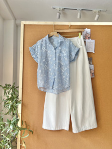 Chemise décontractée à manches courtes pour femme SUBICI 902959, en coton kaki, coupe ample, respirante et légère, avec boutons décoratifs - Product Image 1