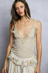 เสื้อสายเดี่ยวคอวีลูกไม้ลายลูกไม้ - Product Image 6