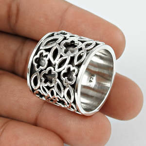 Anillo de Plata de Ley 925 Hecho a Mano, Pulido, Moderno, Personalizado, de Banda Ancha, Estilo Étnico, con Patrón Hueco - Product Image 1