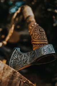 Hacha Vikinga Hecha a Mano y Personalizada, Cabeza de Acero Inoxidable, Mango de Madera, Grado Industrial, Herramienta de Corte para Camping y Senderismo, Funda de Cuero - Product Image 6