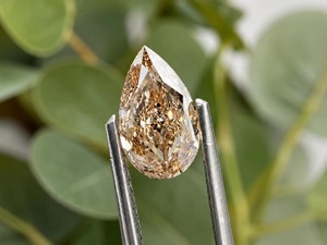 Bague de fiançailles en diamant de laboratoire CVD certifié IGI, taille excellente, 7 carats, jaune poire, VVS2, vente en gros, fournisseur de bijoux fins - Product Image 6