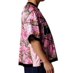 เสื้อเจอร์ซีย์อเมริกันฟุตบอลตาข่ายลายพรางสีชมพูขนาดใหญ่สำหรับผู้ชาย เนื้อผ้าโพลีเอสเตอร์ระบายอากาศได้ดี เสื้อทีมสตรีทแวร์ เสื้อยืดกีฬาแบบยูนิเซ็กซ์ - Product Image 3