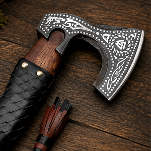 Handgeschmiedete Damaskus-Tomahawks mit Henri Wolf Gravur, Rosenholzgriff, 22-Zoll geschmiedete Stahlklinge, Outdoor-Display, Leder - Product Image 2