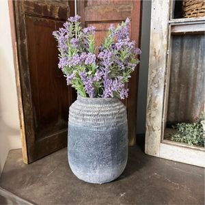 Vase en fer forgé vintage sur mesure, finition artisanale, support à fleurs en métal robuste, vase décoratif de luxe pour salon et hôtel - Product Image 1
